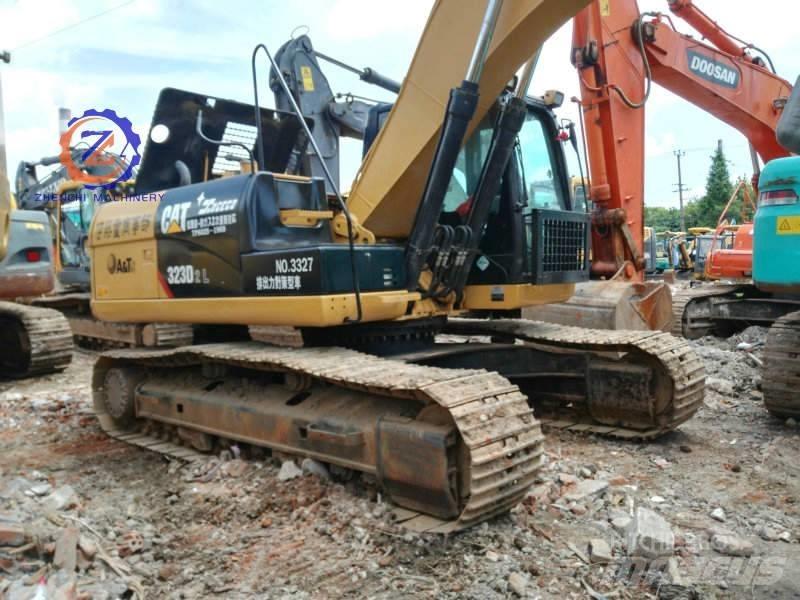 CAT 323 D L Bagri goseničarji