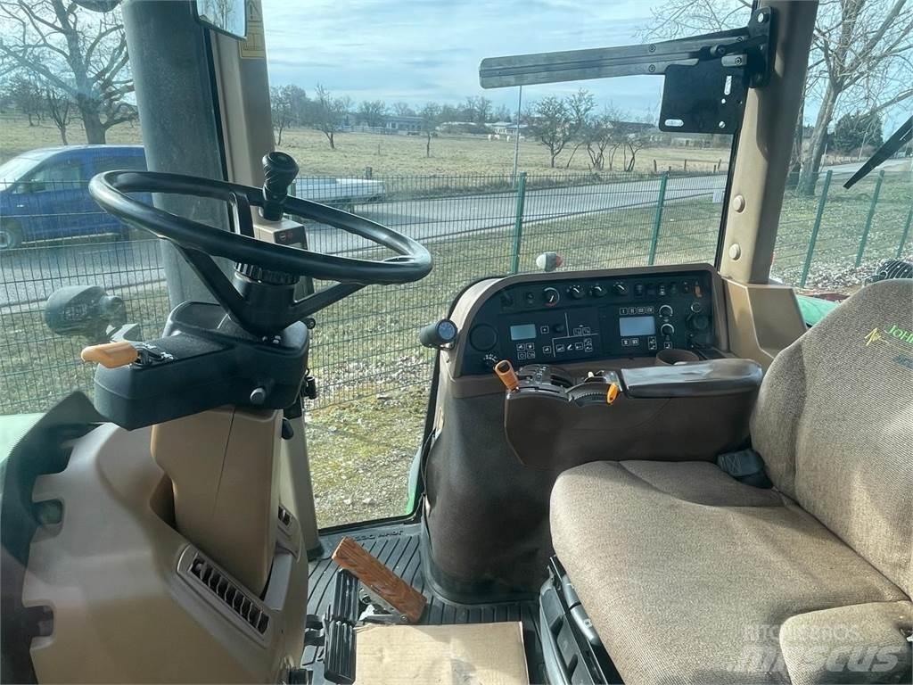 John Deere 8330 Traktorji