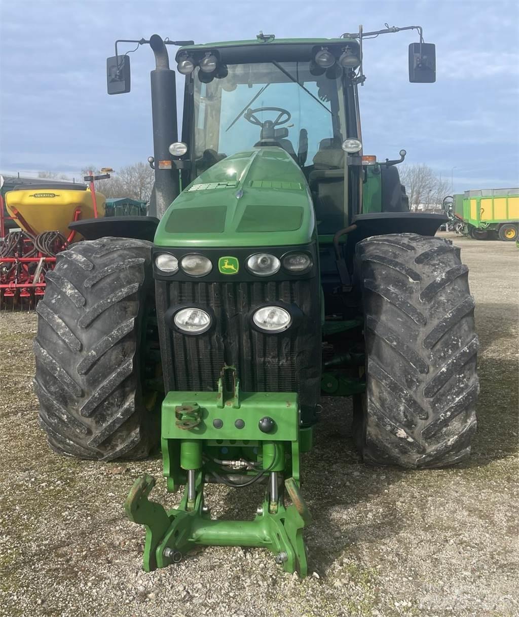 John Deere 8330 Traktorji