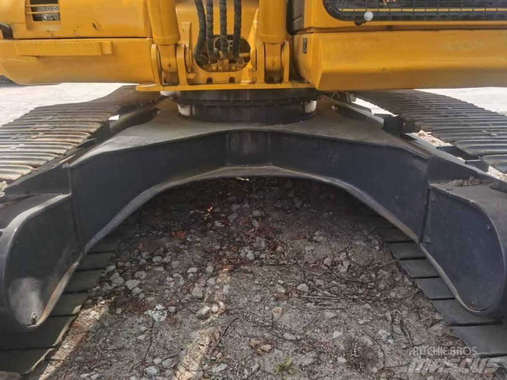 Komatsu PC 130 Bagri goseničarji