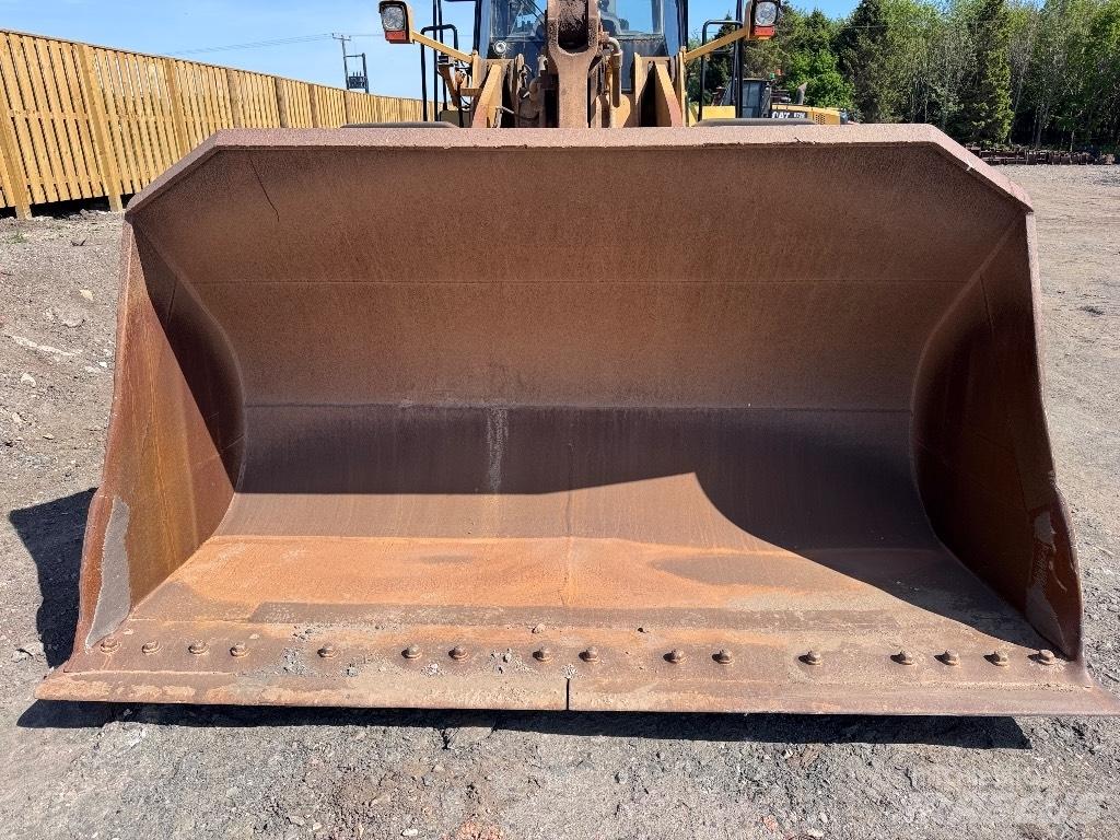 CAT 966 G Kolesni nakladalci