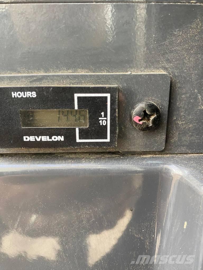 Develon DX 27 Z-7 Mini bagri <7t