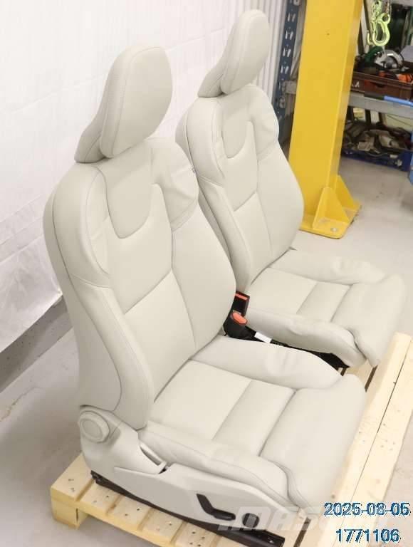 Volvo XC 60 Kabine in notranjost