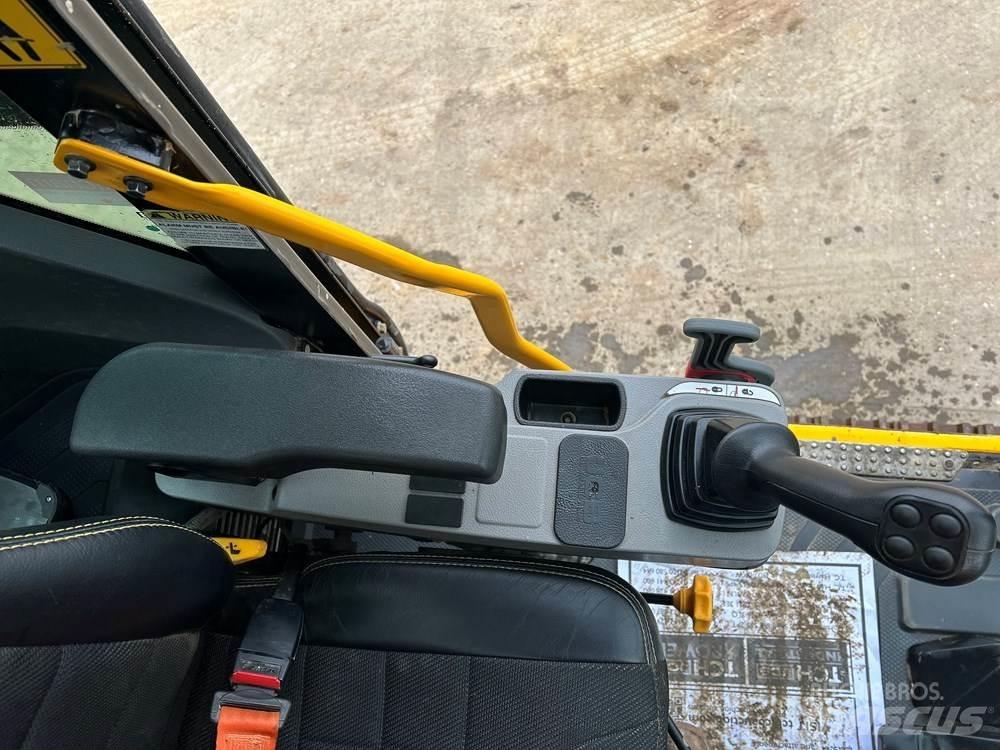 JCB 140X Bagri goseničarji