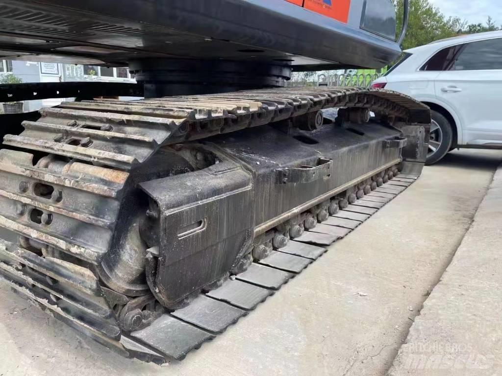 Hitachi ZX200 Bagri goseničarji