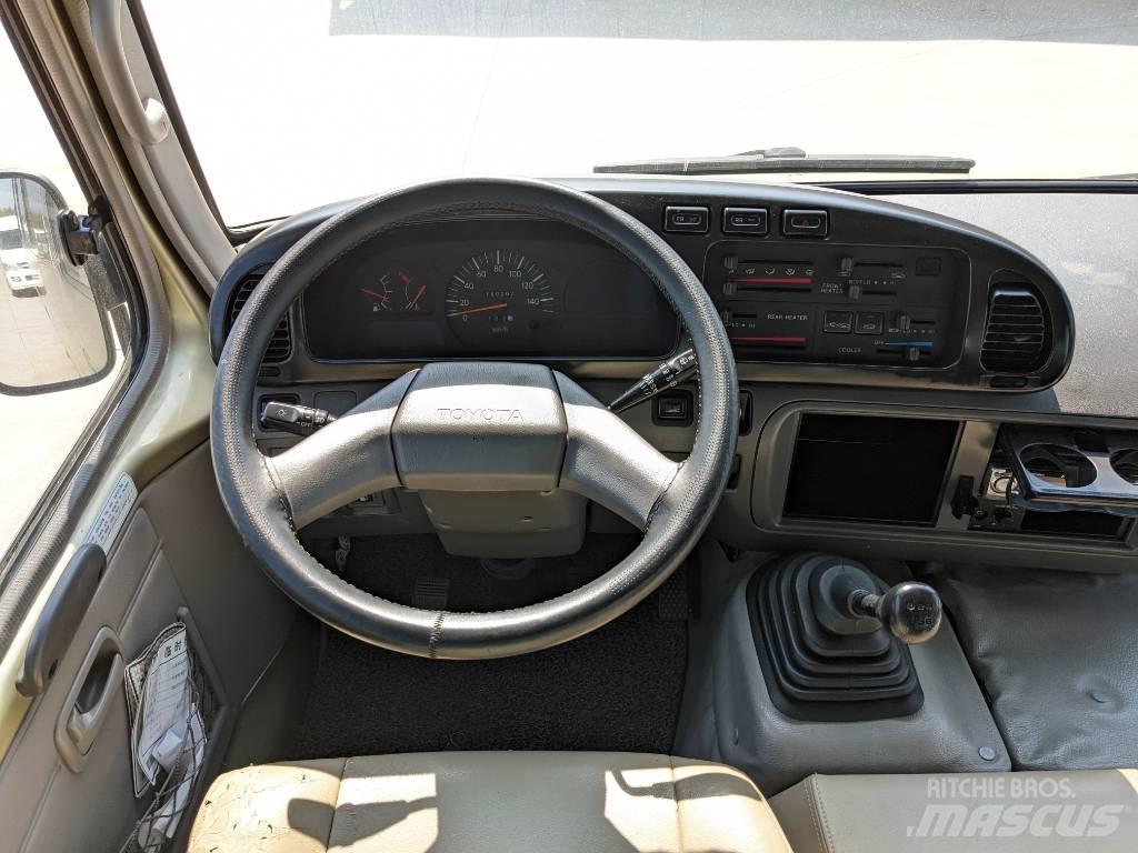 Toyota Coaster Bus Mini avtobusi
