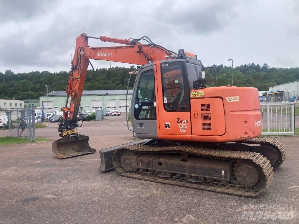 Hitachi ZX 135 US Bagri goseničarji