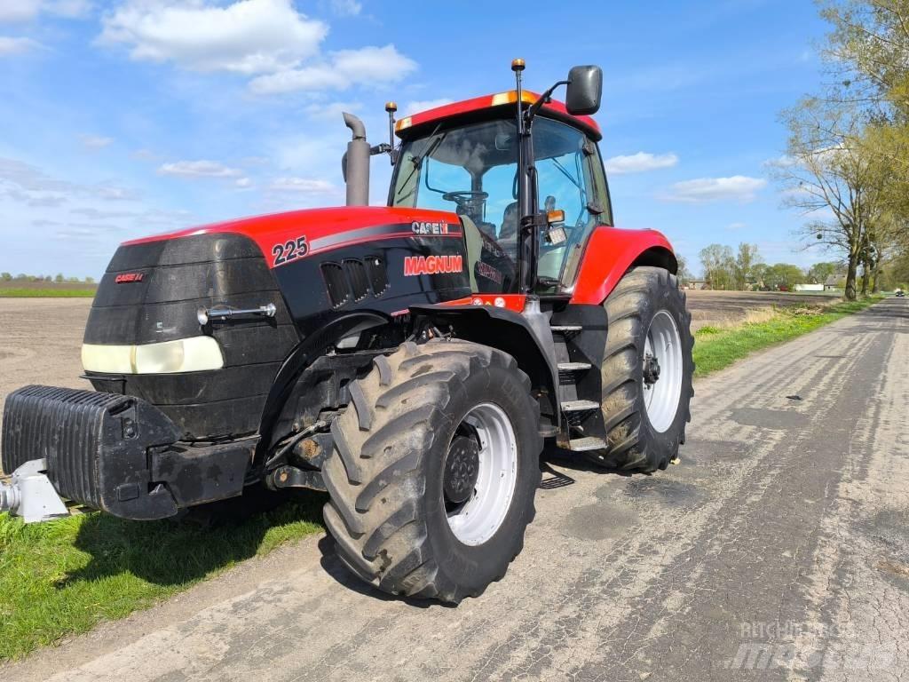CASE MAGNUM 225 2007 Traktorji