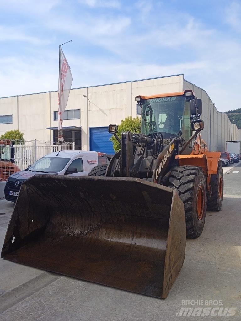 Doosan Dl250-5 Kolesni nakladalci