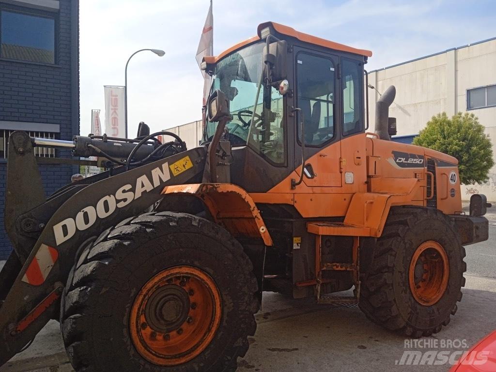 Doosan Dl250-5 Kolesni nakladalci