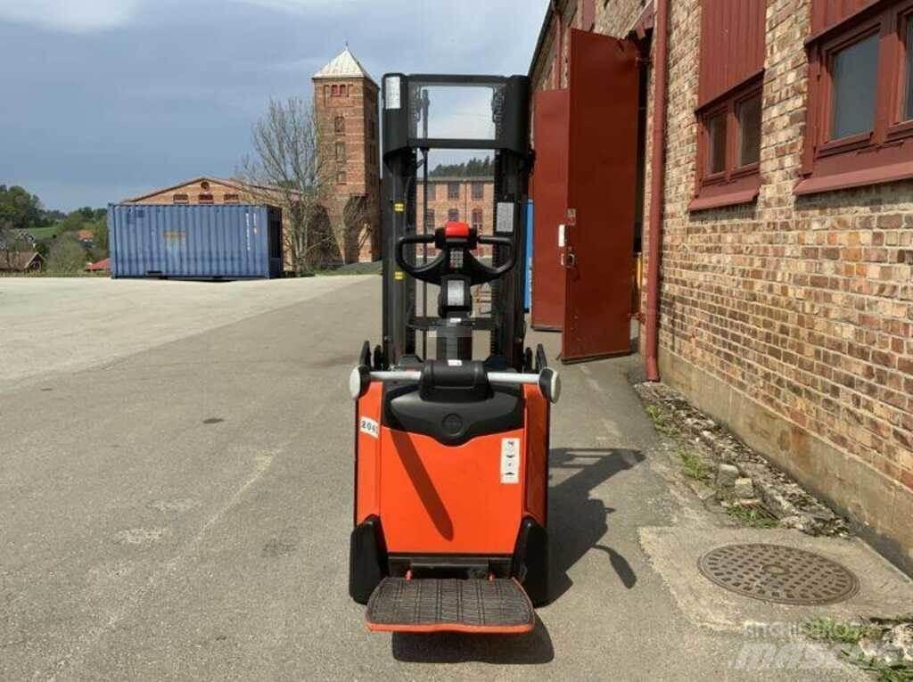 BT SPE 120 L Ročni električni viličar