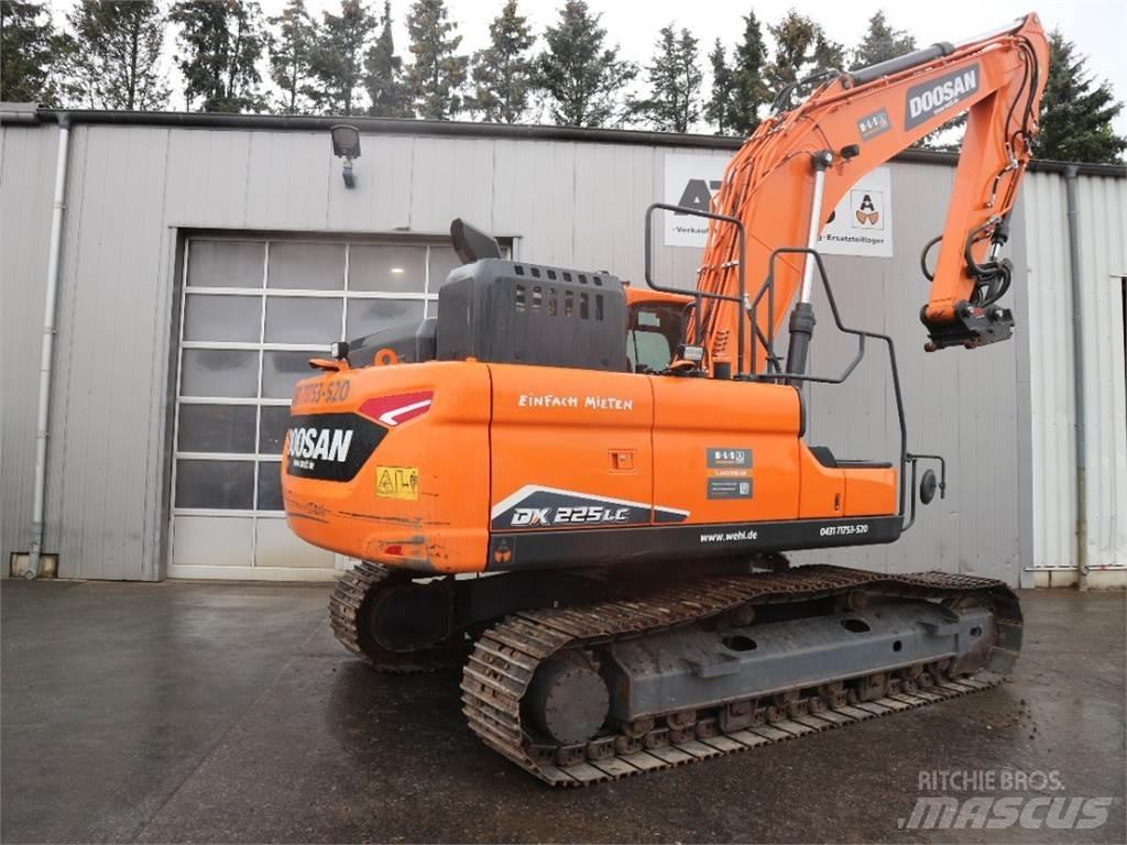 Doosan DX225LC-7 Bagri goseničarji