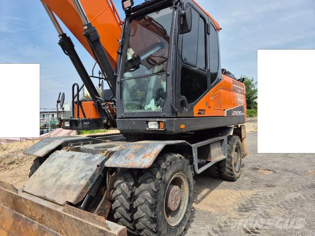 Doosan DX 210 W Bagri na kolesih