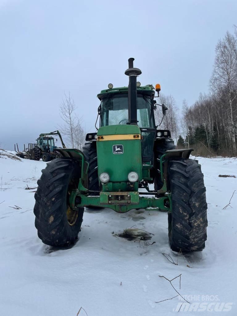 John Deere 4240 S Traktorji
