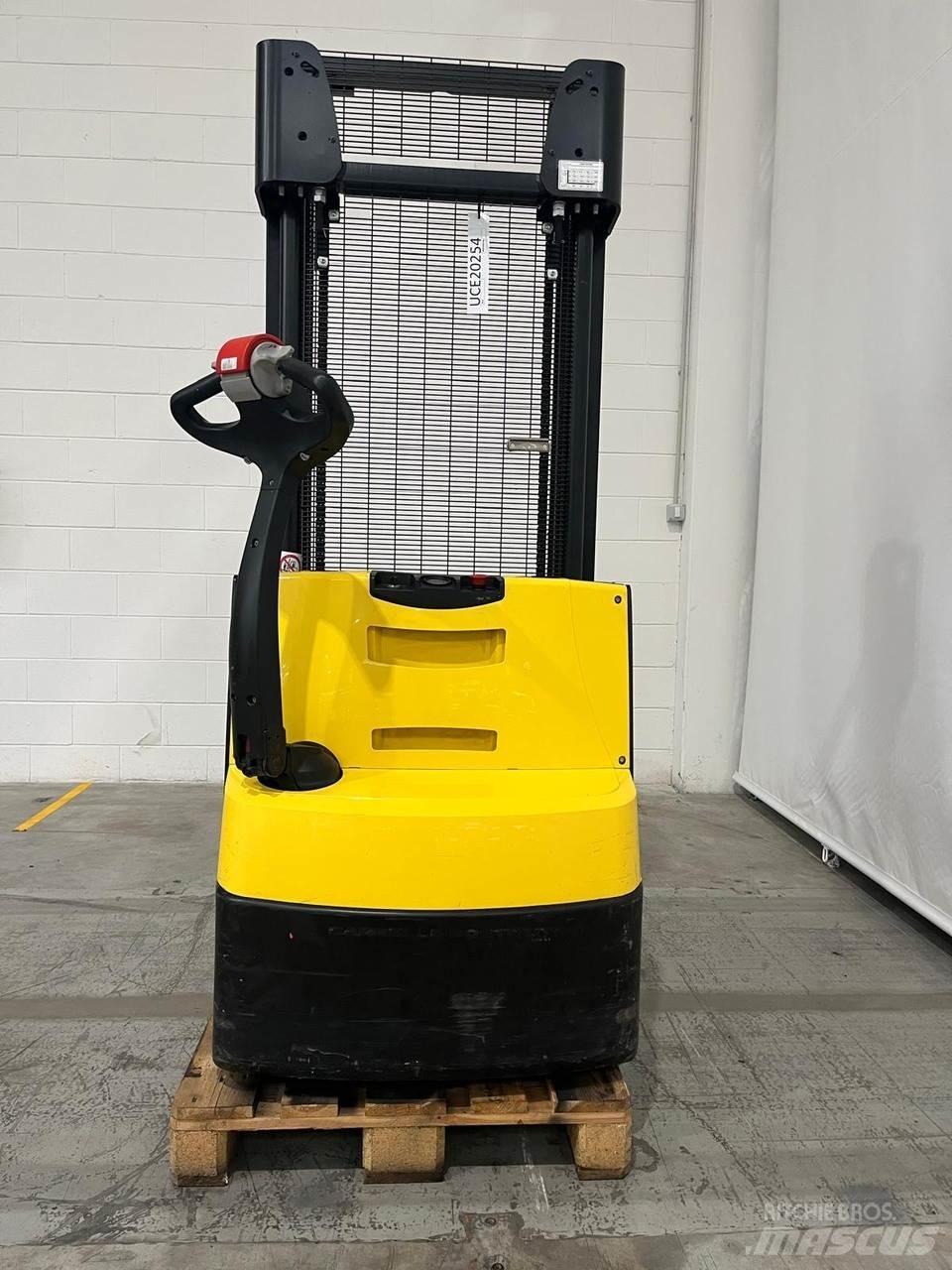 Hyster S1.2 Ročni električni viličar