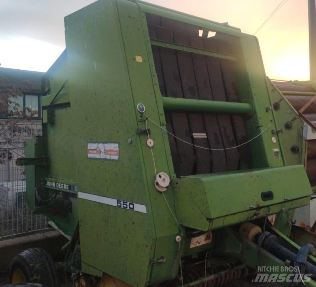 John Deere 550 Balirke (okrogle bale)