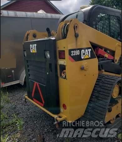 CAT 239 D Skid steer mini nakladalci