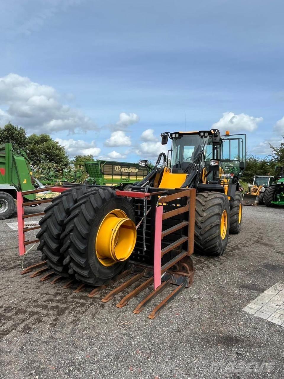 JCB 435 S Kolesni nakladalci