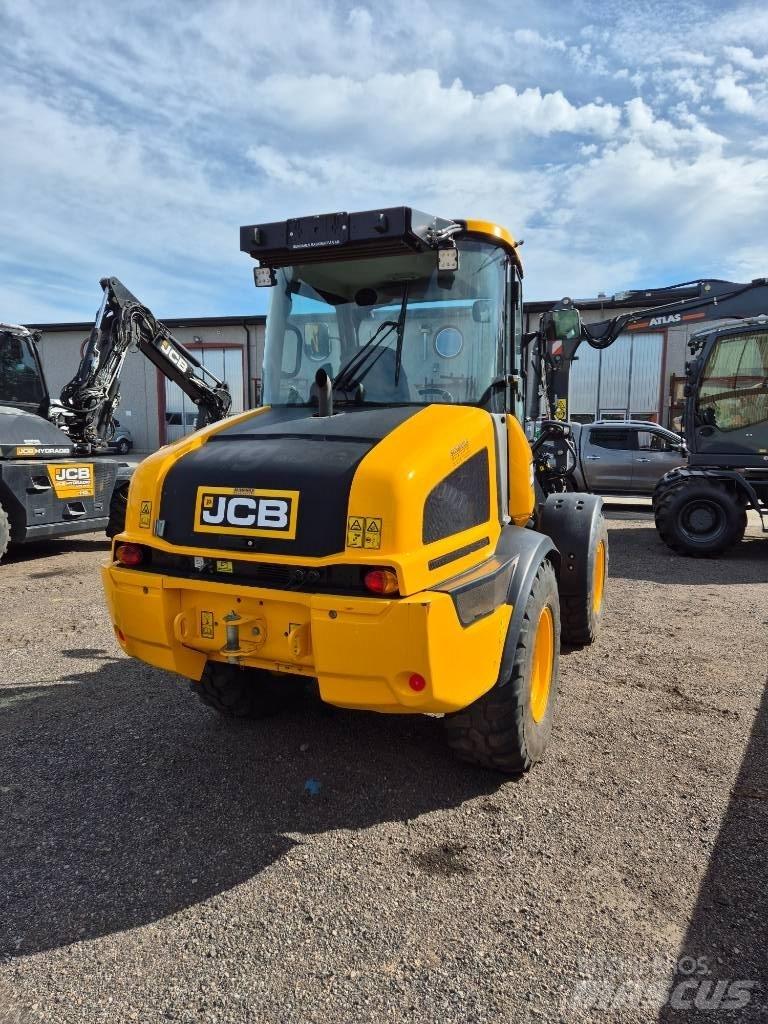 JCB 409 Kolesni nakladalci