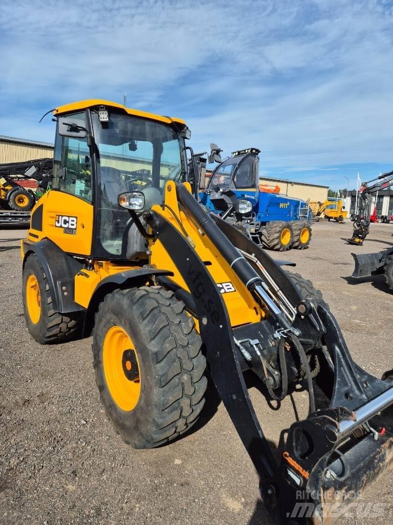 JCB 409 Kolesni nakladalci