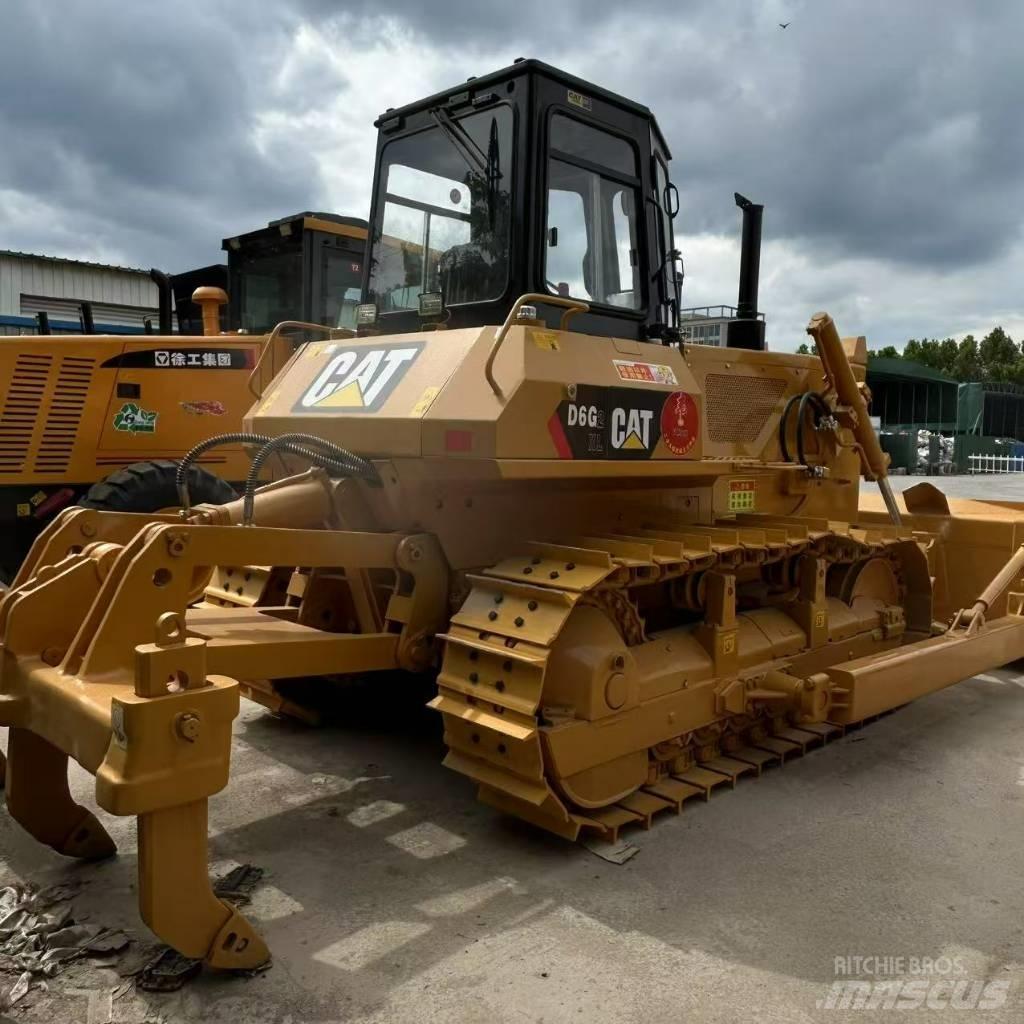 CAT D 6 G Buldožerji goseničarji