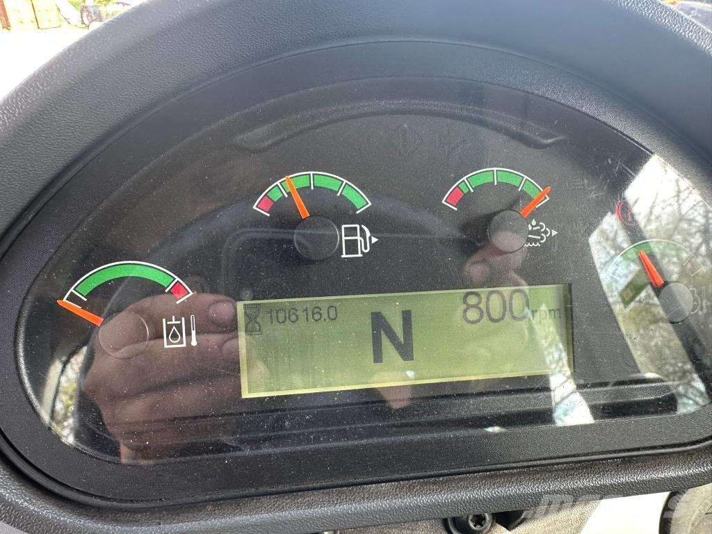 CAT 930 Kolesni nakladalci