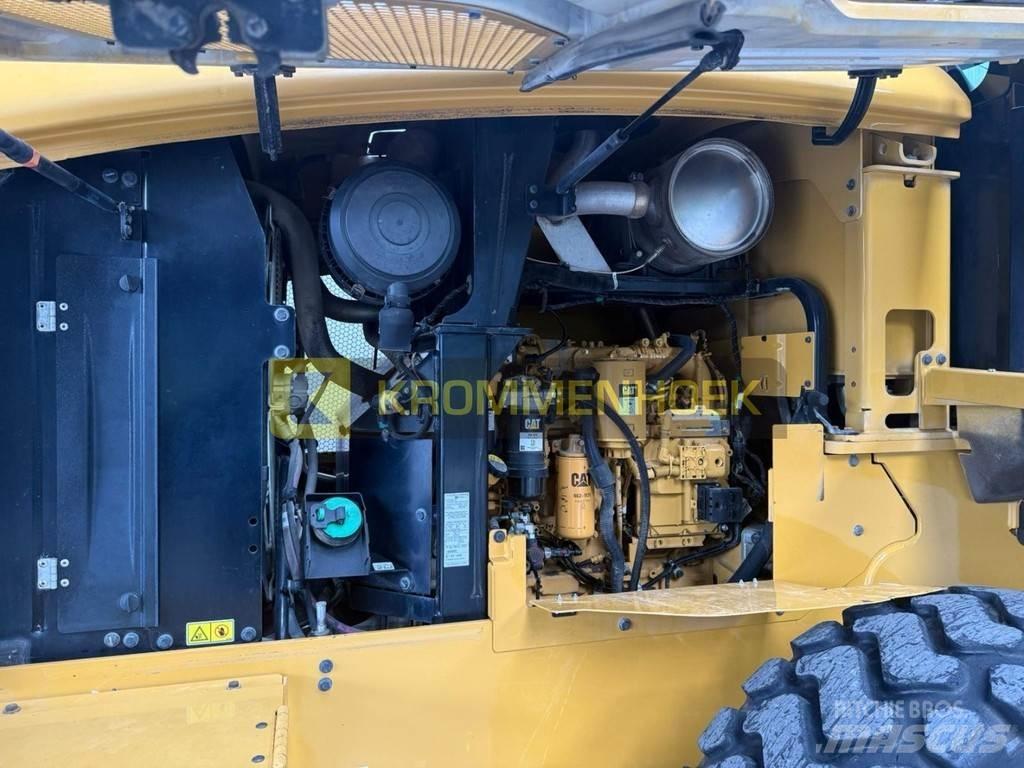 CAT 924 K Kolesni nakladalci