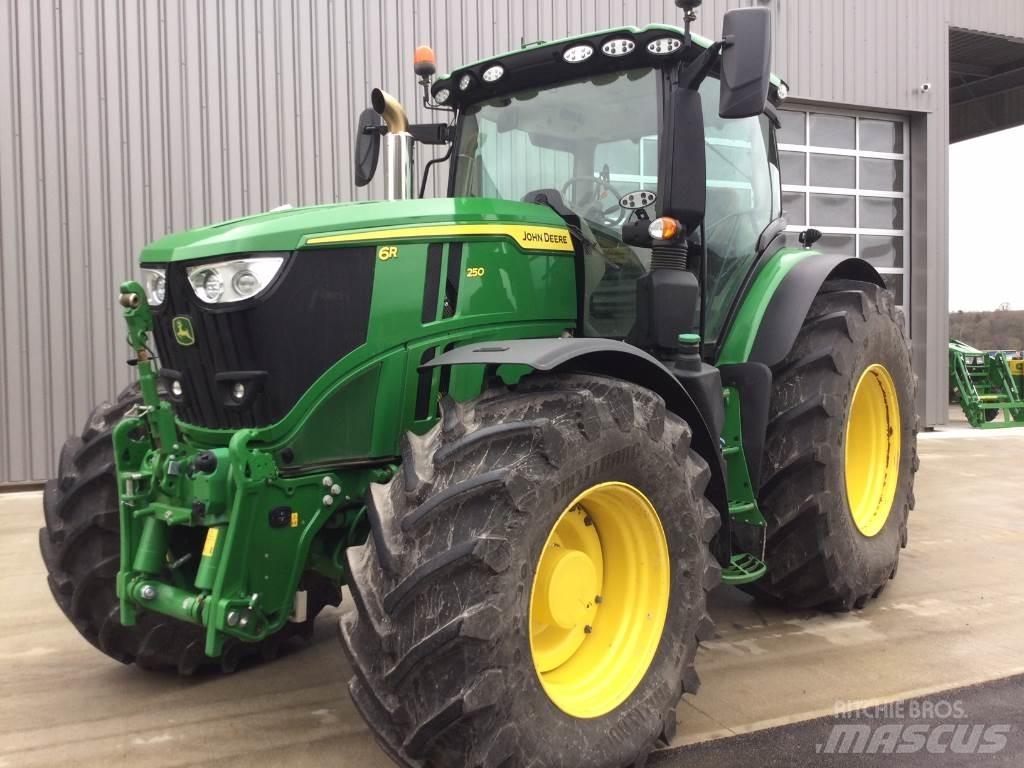 John Deere 6R250 Traktorji