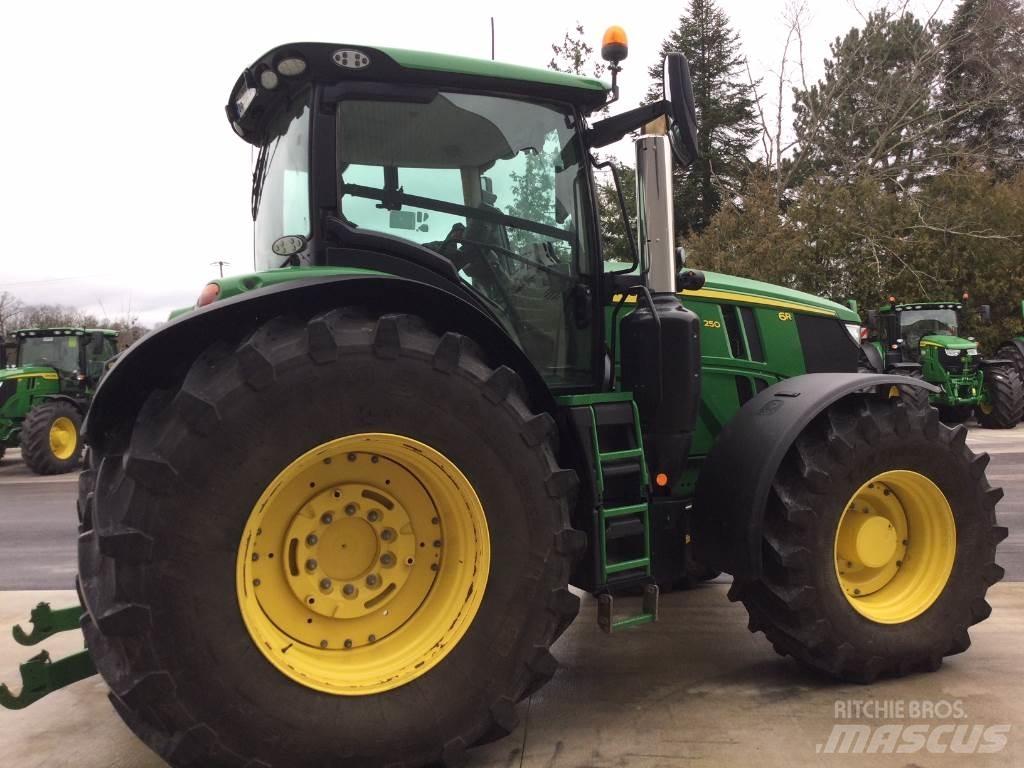 John Deere 6R250 Traktorji