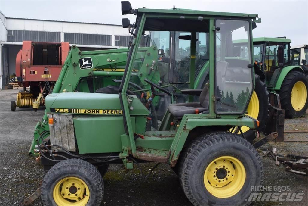 John Deere 755 Traktorji