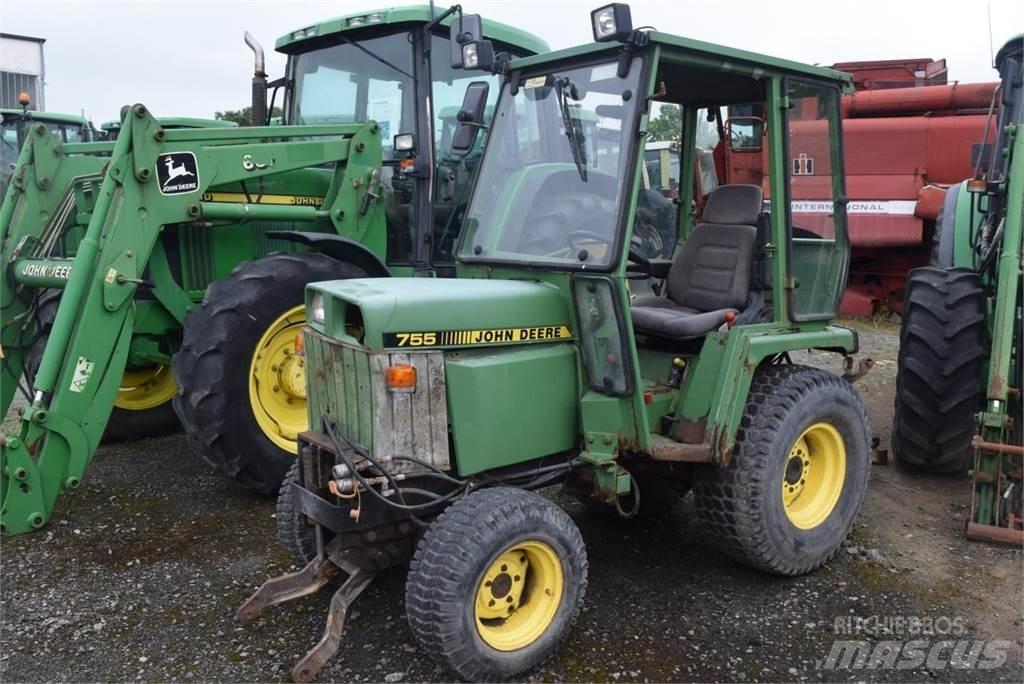 John Deere 755 Traktorji