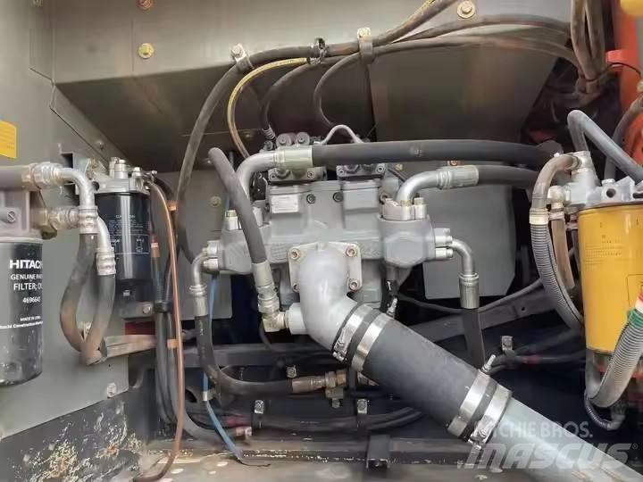 Hitachi ZX 250 Bagri goseničarji
