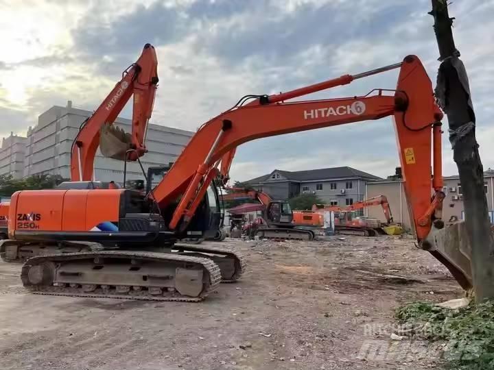 Hitachi ZX 250 Bagri goseničarji