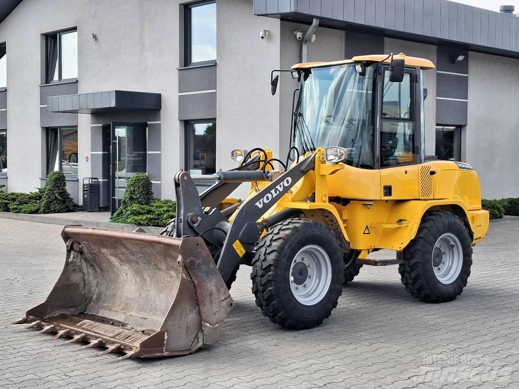 Volvo L 30 G Kolesni nakladalci