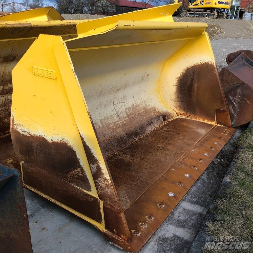 Komatsu WA470-8 Kolesni nakladalci