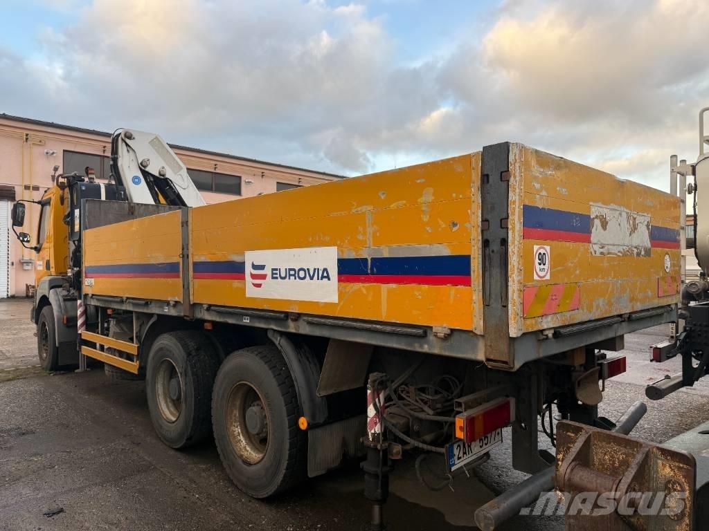 Renault Kerax 370.34 Tovornjaki z žerjavom