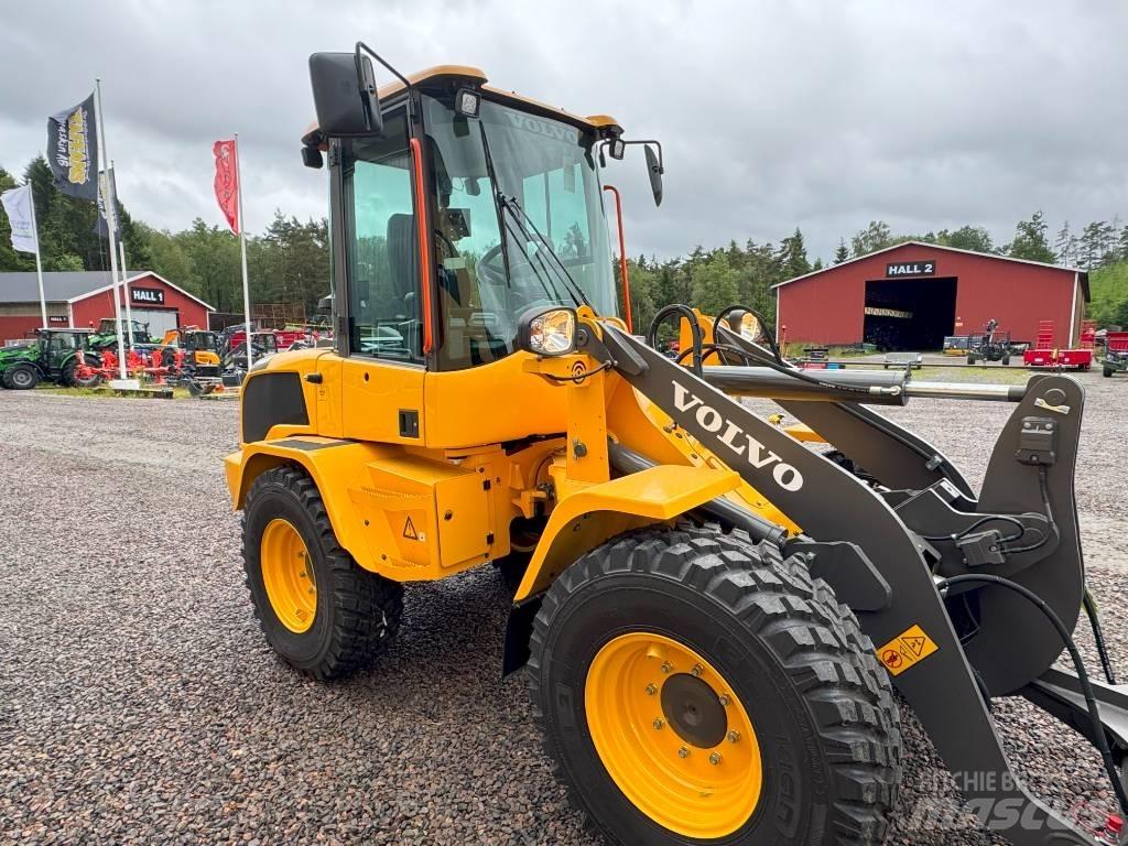 Volvo L 30 HS Kolesni nakladalci