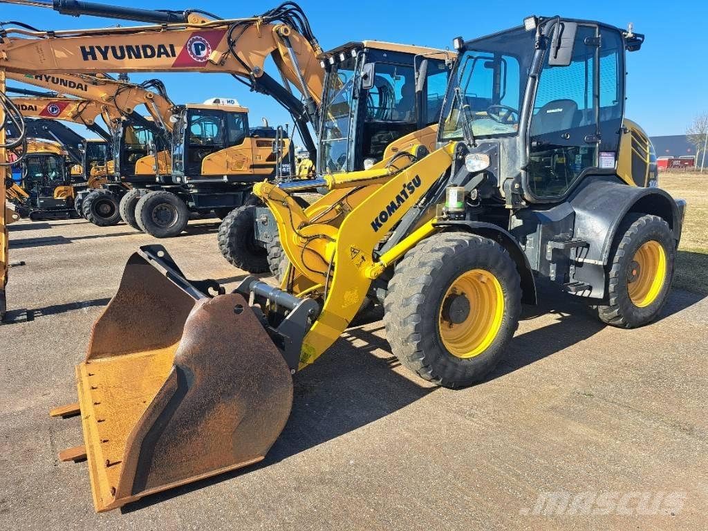 Komatsu WA100-8E0 Kolesni nakladalci