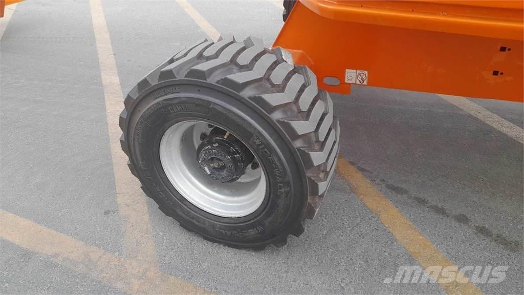 JLG 450AJSII Zglobne dvižne ploščadi