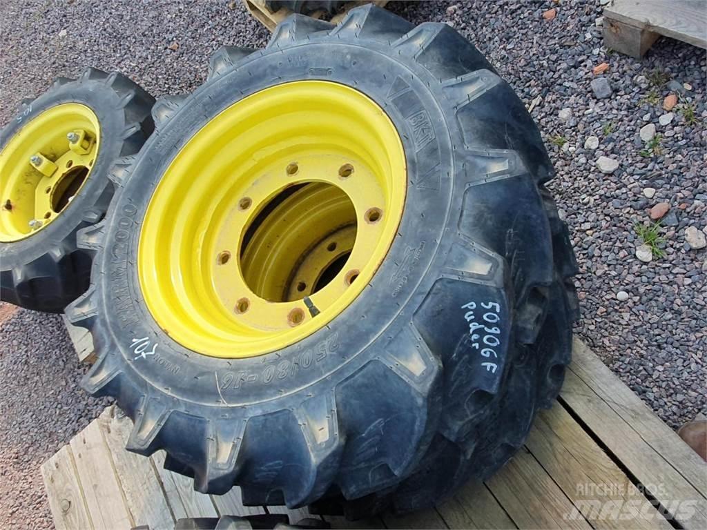 BKT 250/80-16 x2 Gume, kolesa in platišča
