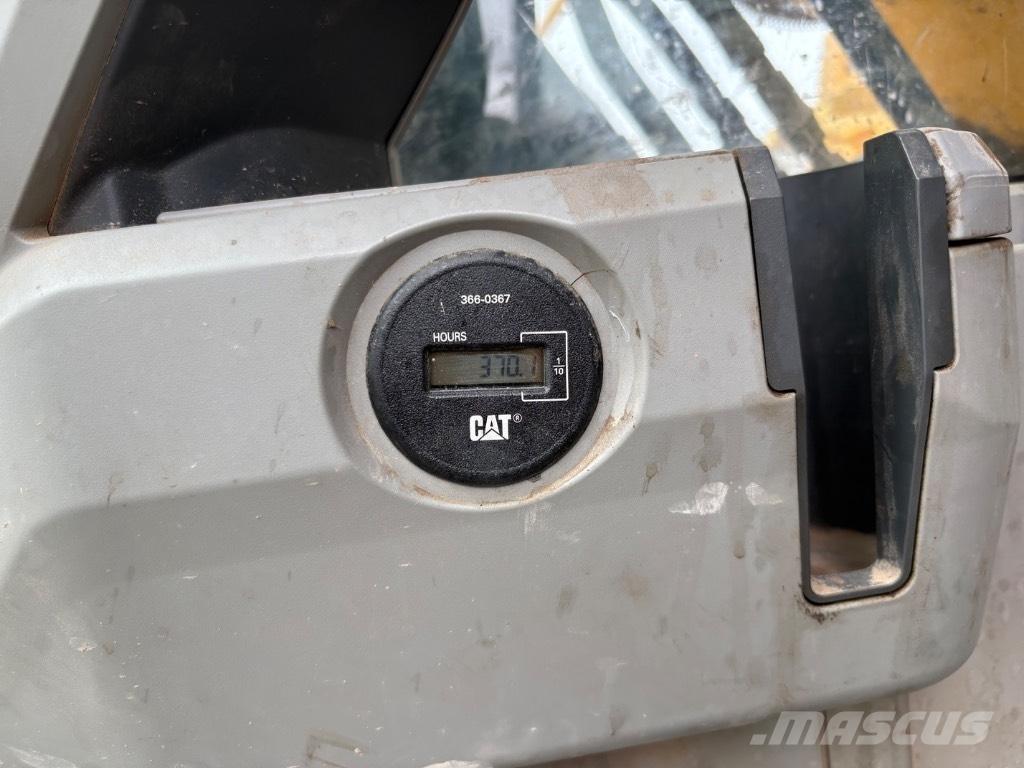 CAT 323 F L Bagri goseničarji