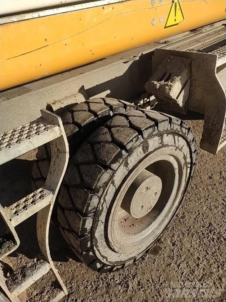 Liebherr LH 24 M Bagri za prekladanje primarnih/sekundarnih surovin