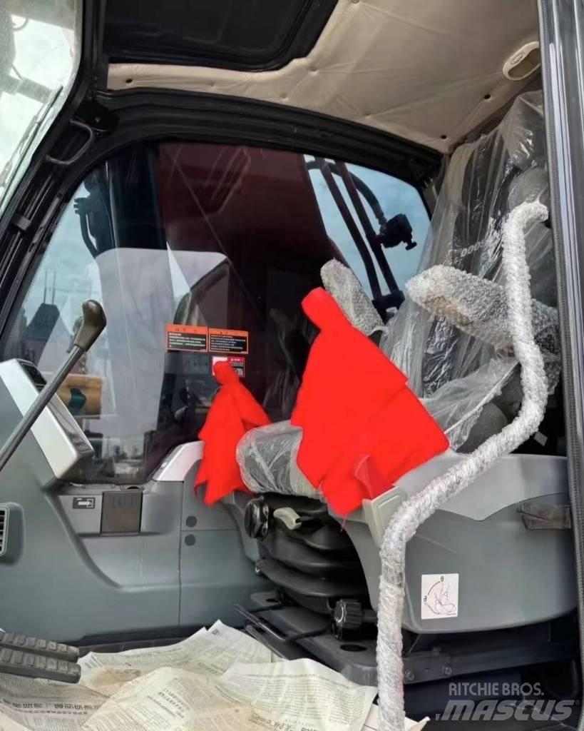Doosan DX 225 Bagri goseničarji