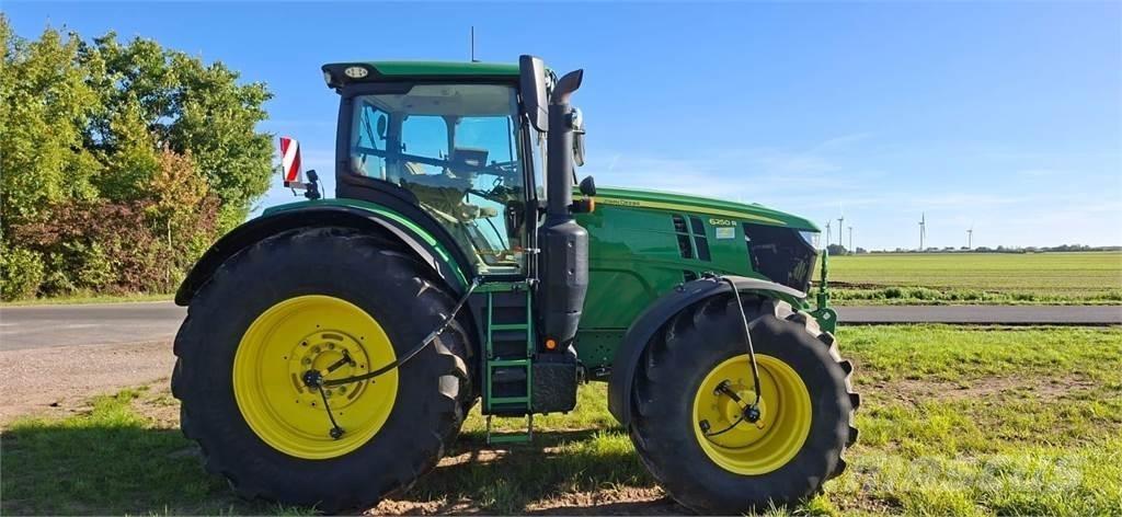 John Deere 6250R Traktorji