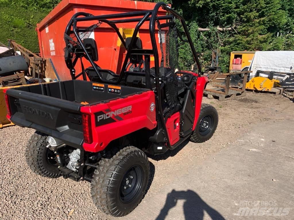 Honda Pioneer 520 Pomožni stroji