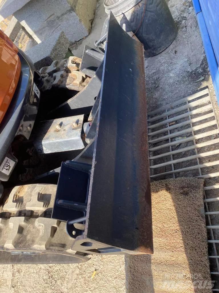 Doosan DX 17 Mini bagri <7t