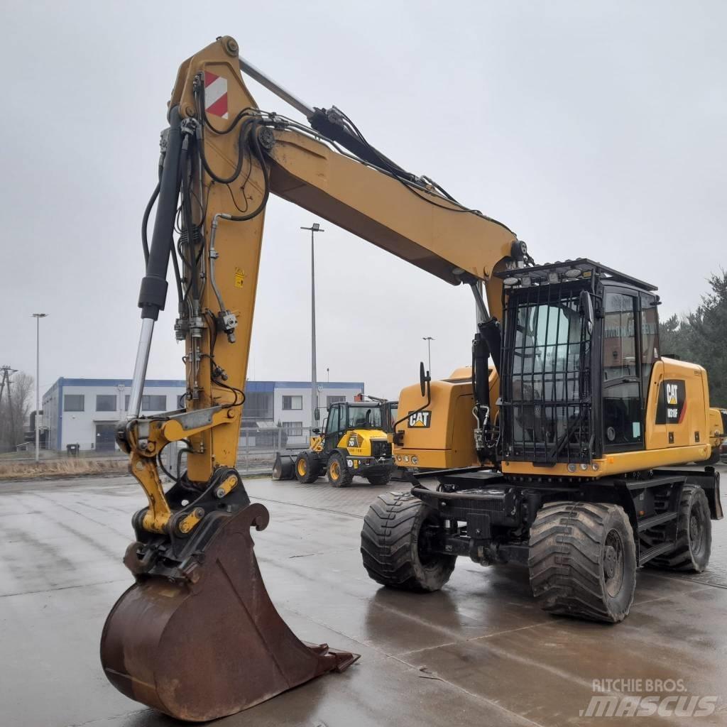 CAT M 318 F Bagri na kolesih