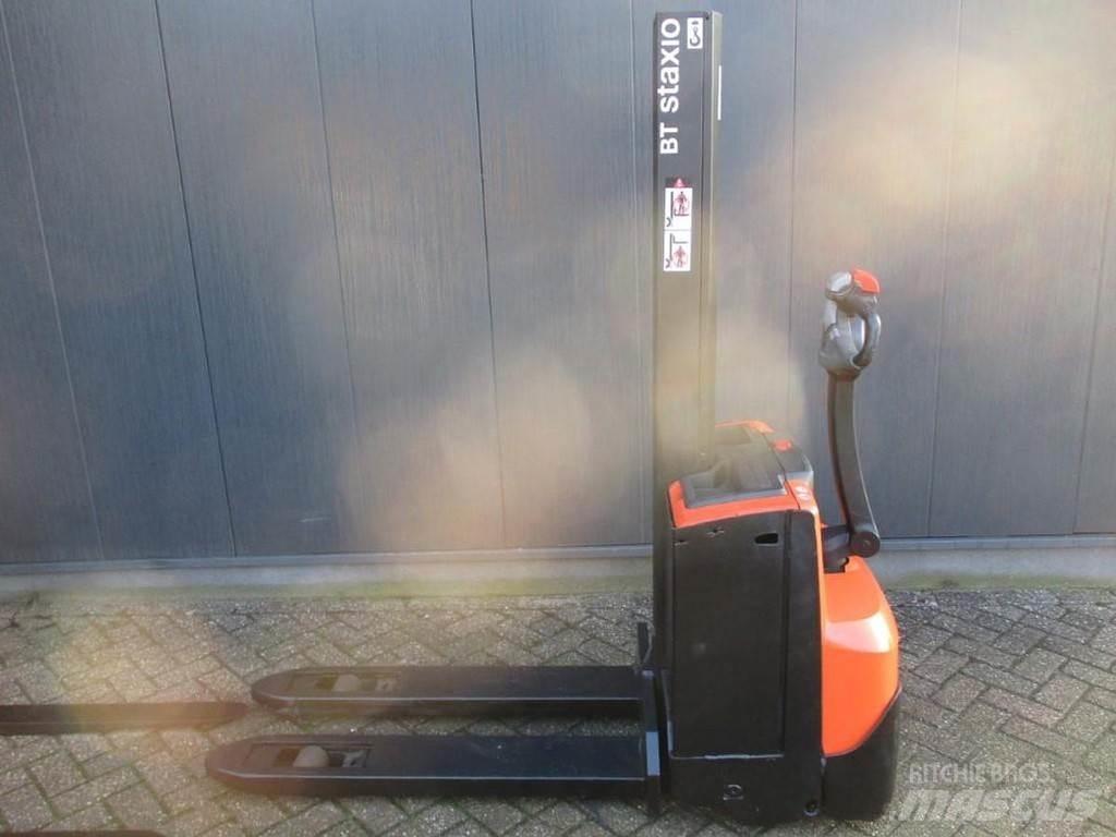 BT SWE 080L Ročni električni viličar