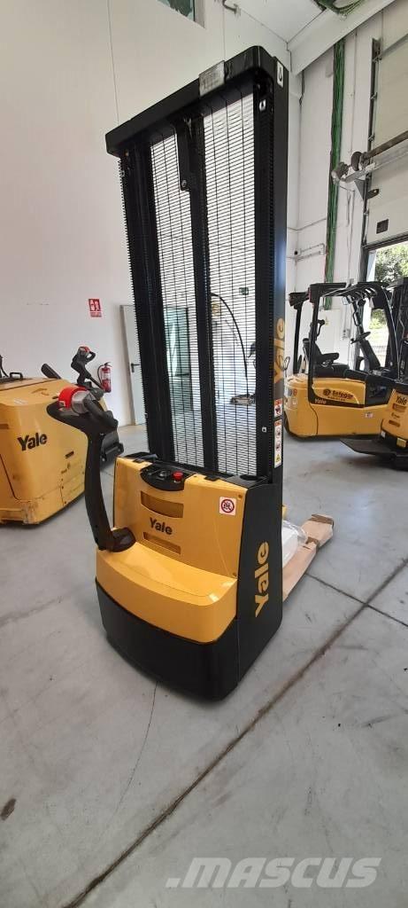 Yale MS12E Ročni električni viličar