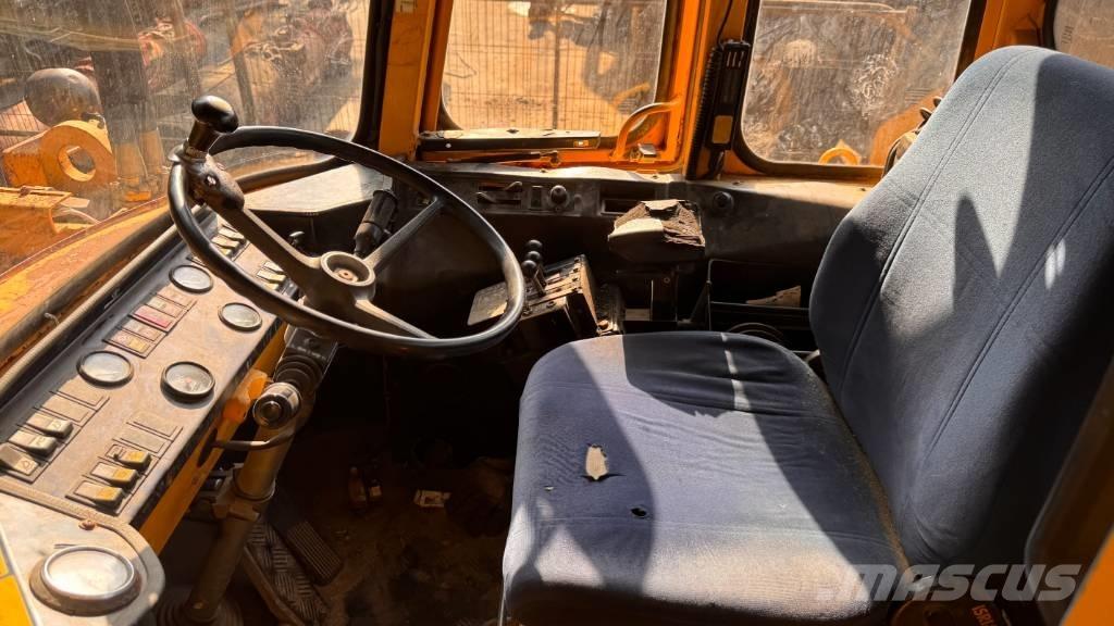 Volvo L 120 Kolesni nakladalci
